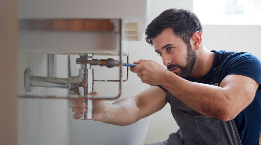 Sink faucet replacement in Wingate, IN
